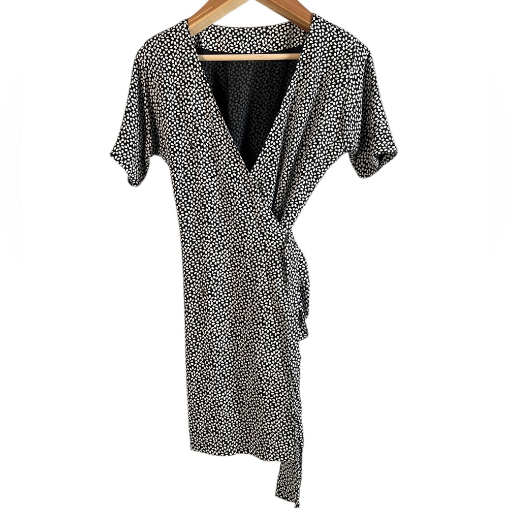 Diane Von Furstenberg shannon v neck floral abstract mini silk wrap dress - Picture 4 of 9
